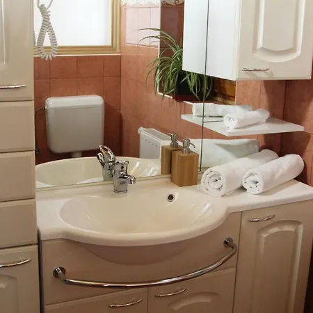 Tiszafa Vendeghaz 3*