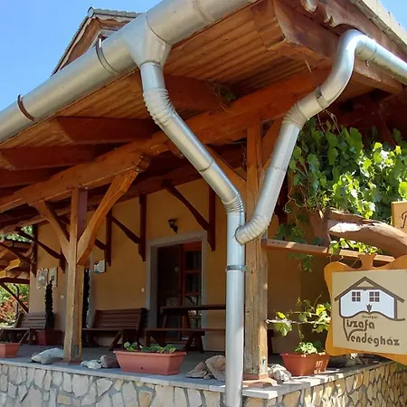 Tiszafa Vendeghaz 3*